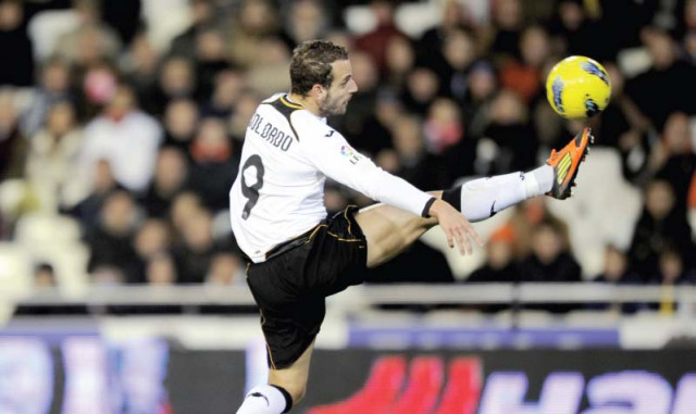 football valencia win as soldado scores brace
