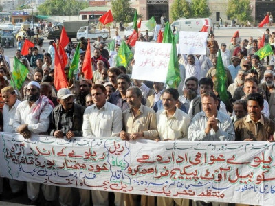 railways crisis unions reject public private partnership railways crisis unions reject public private partnership