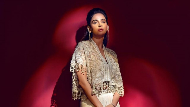 grow up kiddos saba qamar is not happy with fan impersonating her on twitter