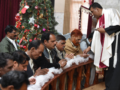 a curious muslim boy s love for christmas in karachi