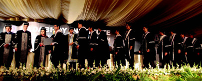 4th convocation sexagenarian graduates with 472 classmates from dadabhoy institute