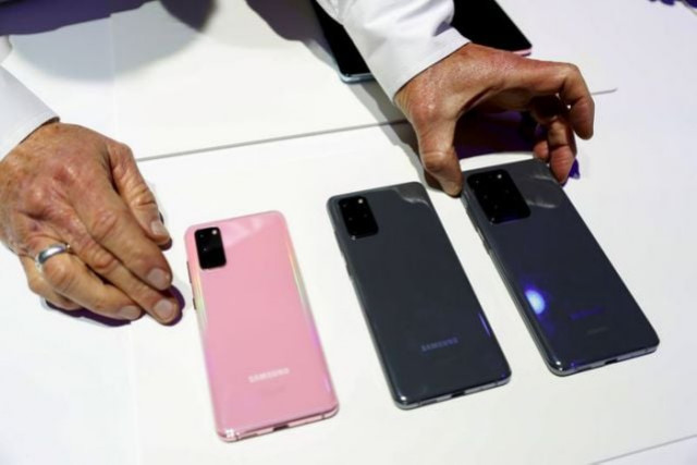 samsung may launch flagship phone early to grab huawei share samsung may launch flagship phone early to grab huawei share