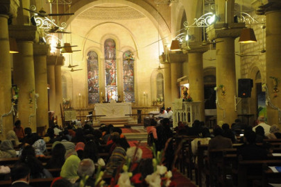 prayers for peace ring out as pakistanis celebrate christmas