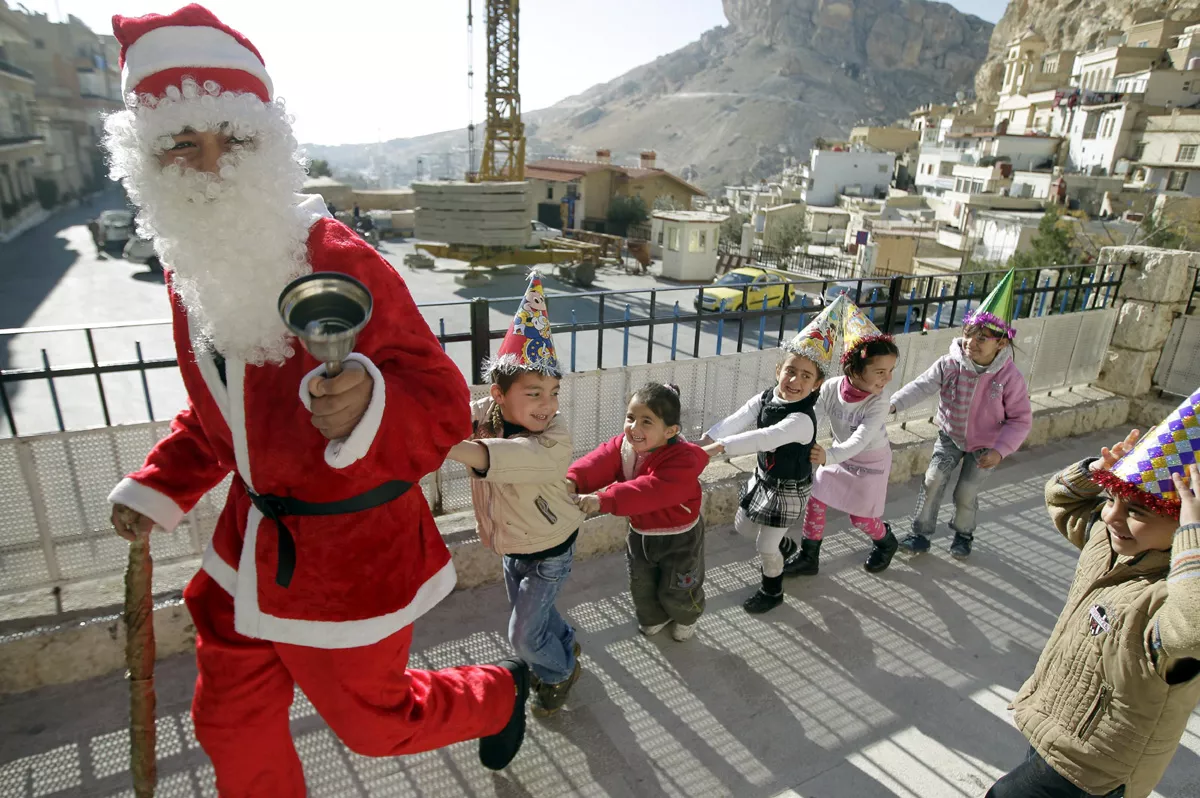 in pictures christmas celebrated around the world