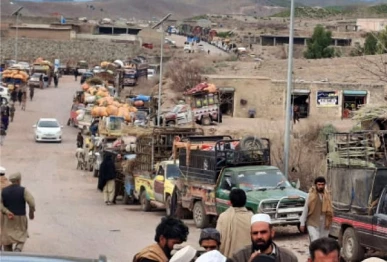 economic crisis grips bara tirah bazaars