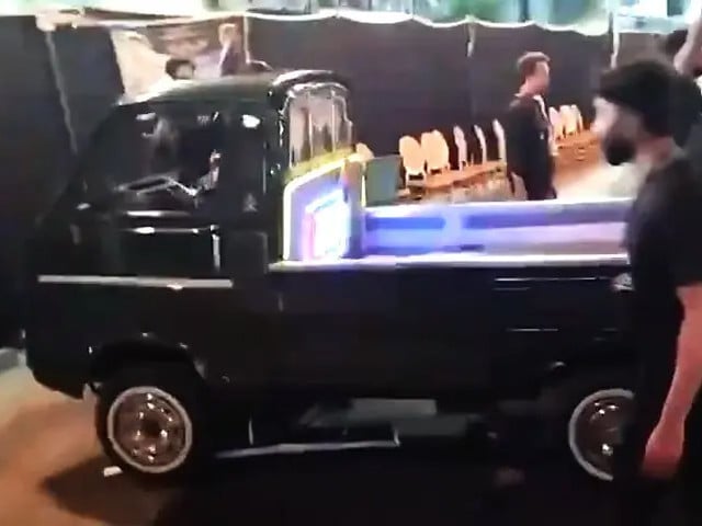 Minor girl dies after vehicle crashes into Defence imambargah in Karachi