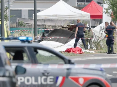 skydiving plane crash kills 11 in france