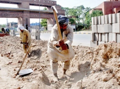 inflation pushes daily wagers onto pavements
