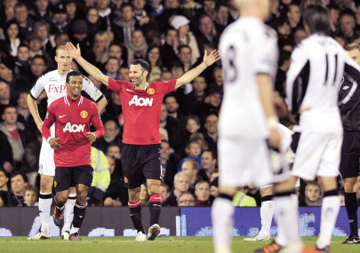 football ferguson praises giggs as united look to extend winning run