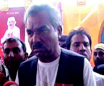 religious festival celebrating guru shadharam s 303rd birthday in ghotki