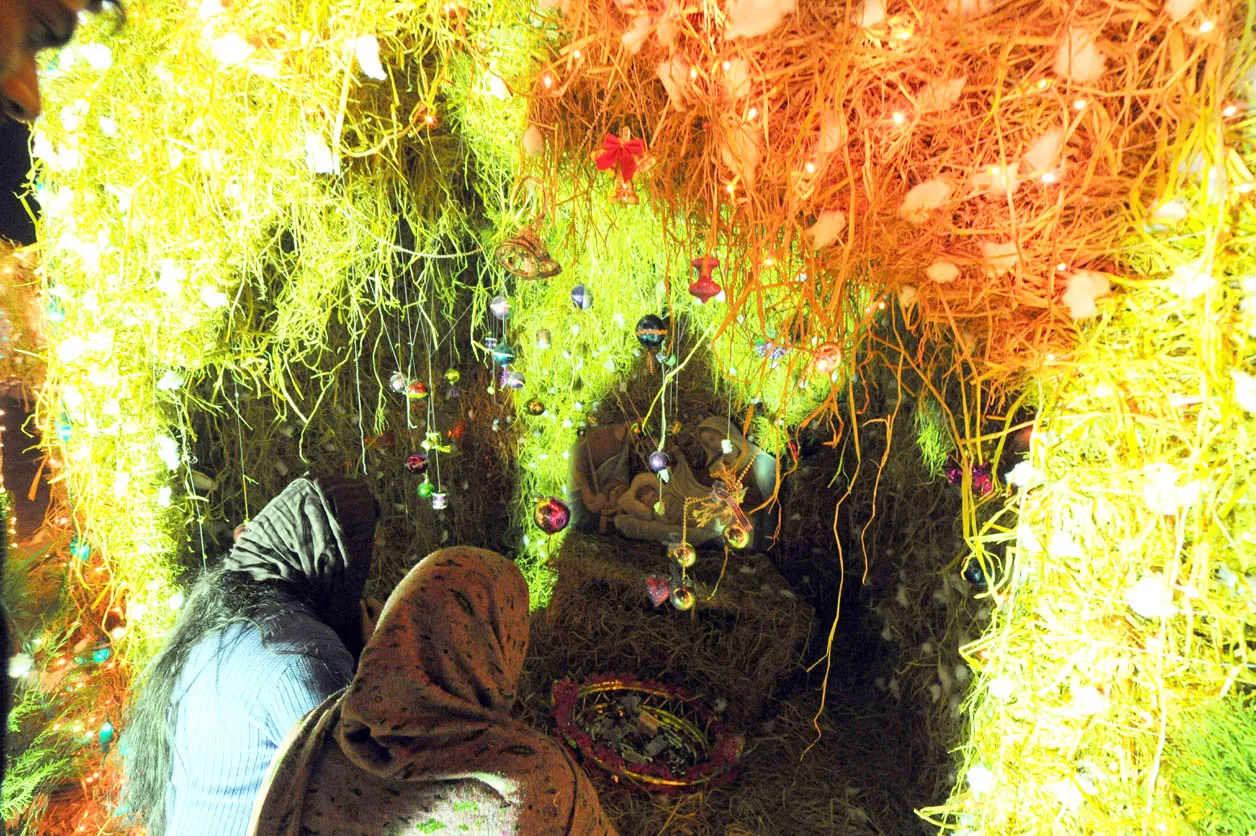 christmas gives message of universal peace minister christmas gives message of universal peace minister