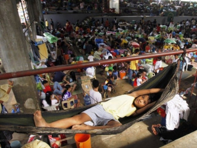 tent cities loom for philippine flood victims tent cities loom for philippine flood victims