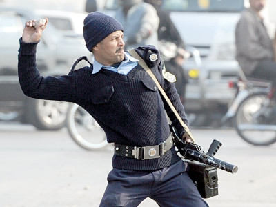 transporters strike police protesters battle it out for five hours transporters strike police protesters battle it out for five hours