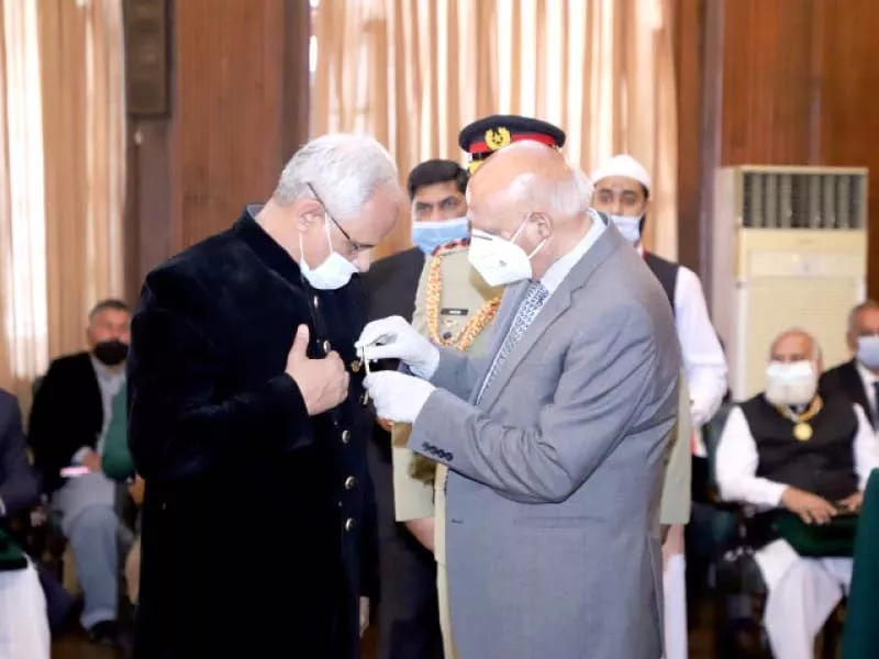 punjab governor chaudhry sarwar confers tamgha i imtiaz on government college university lahore vice chancellor dr asghar zaidi for his contributions in the field of research and education photo express punjab governor chaudhry sarwar confers tamgha i imtiaz on government college university lahore vice chancellor dr asghar zaidi for his contributions in the field of research and education photo express
