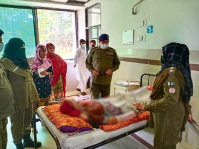 five family members burnt in acid attack five family members burnt in acid attack