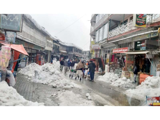 businesses reopened after the main roads of murree were cleared of snow photo express businesses reopened after the main roads of murree were cleared of snow photo express