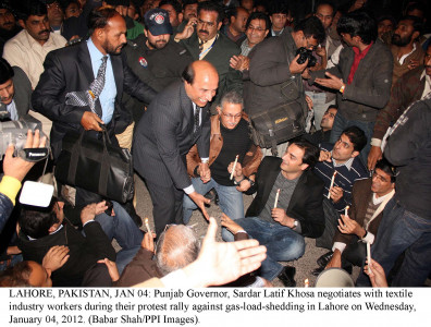 aptma suspends protests after zardari sends khosa with assurances