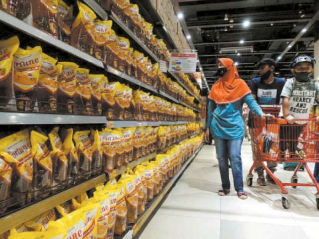 pakistan is a big consumer of indonesian palm oil and is importing 2 8 billion worth of palm oil annually photo reuters pakistan is a big consumer of indonesian palm oil and is importing 2 8 billion worth of palm oil annually photo reuters
