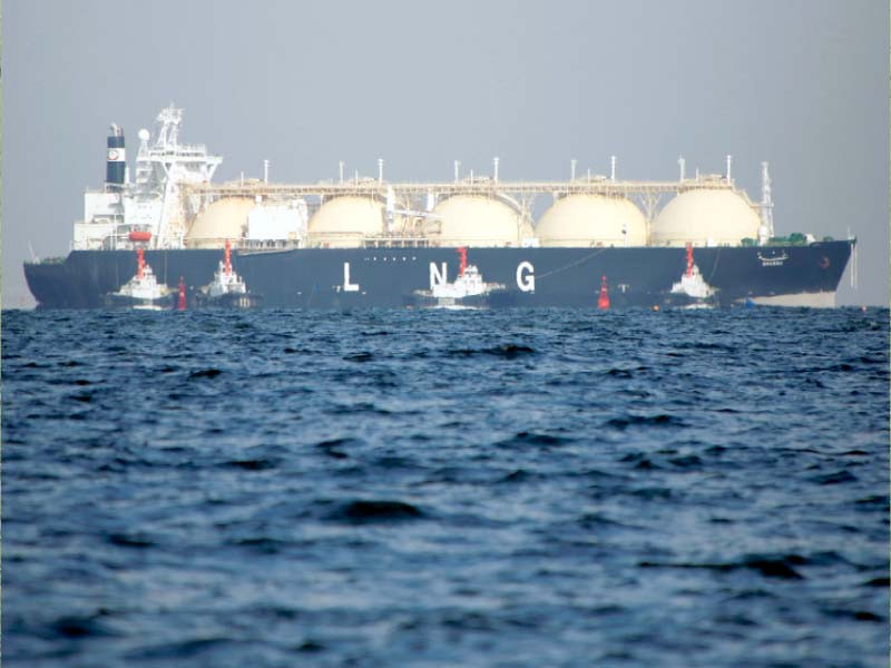 Photo of Gas crisis lands LNG cargo market in hands of energy giants