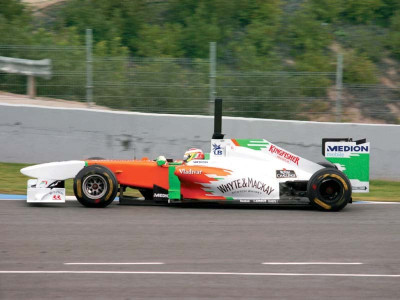 formula one di resta wants fair race with vettel