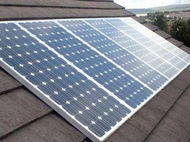 Govt cuts solar metering benefits | The Express Tribune