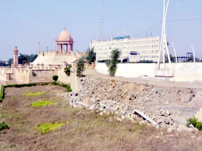 karachi s largest park dilapidated beyond measure karachi s largest park dilapidated beyond measure