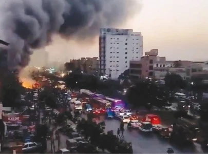 mall blaze ignites traffic chaos