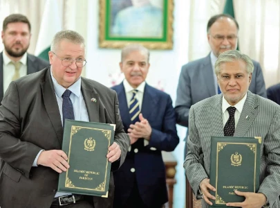 pakistan russia pledge to rejig ties pakistan russia pledge to rejig ties