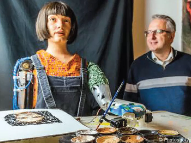 ai da robot showcased its art at venice biennale in 2022 photo dw ai da robot showcased its art at venice biennale in 2022 photo dw