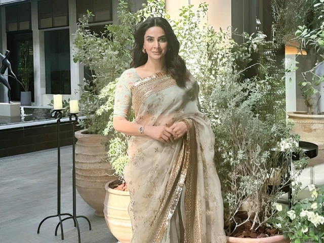 saba wore sabyasachi at the jashne rekhta festival photo instagram saba wore sabyasachi at the jashne rekhta festival photo instagram