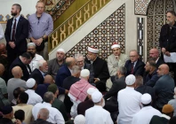 australia s prime minister anthony albanese visits lakemba mosque for eid al fitr in sydney australia march 20 2026 reuters