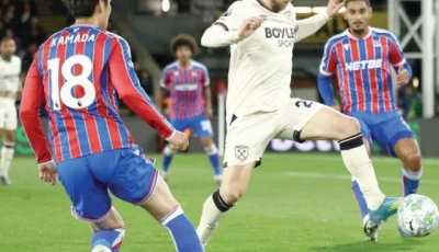 west ham forward jarrod bowen in action against crystal palace photo afp