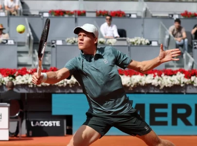 sinner reaches madrid quarter finals