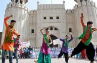 pakistan dances to bhangra as lahore leads surge in popularity