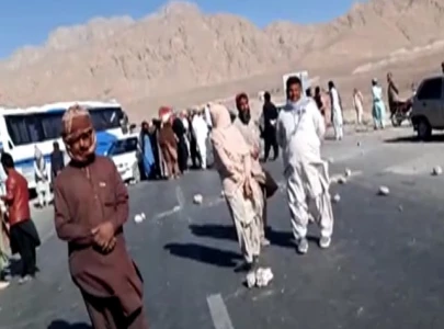 families block national highway over missing children families block national highway over missing children
