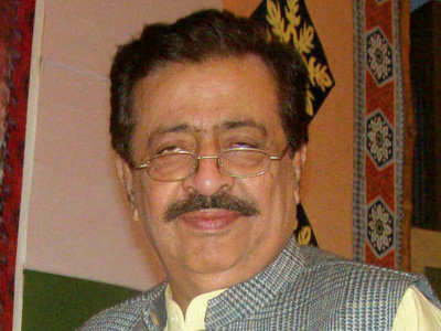 at kotri rally mqm accepts feudal landlord into fold