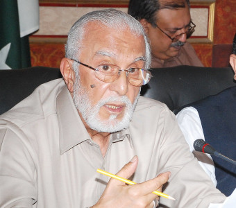 switching sides zulfiqar khosa calls hashmi a sellout