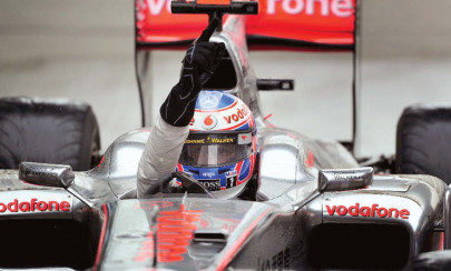 formula one button has a strong team