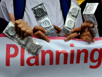 so who should talk to the 20 somethings about contraception