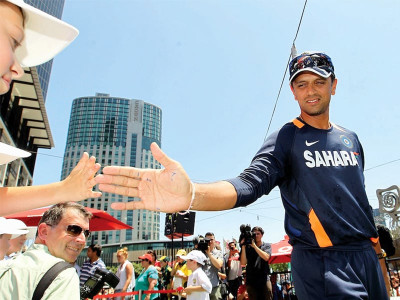 dravid rubbishes reports of rift