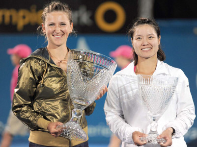 azarenka ends li s winning run in sydney