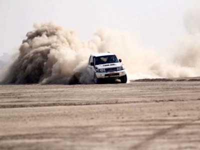 desert sports storming the sands to the finish line