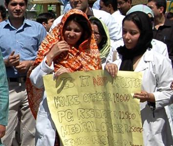 medics on strike token strikes continue as demands go unheard