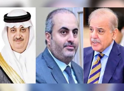 pm speaks with qatar saudi envoys