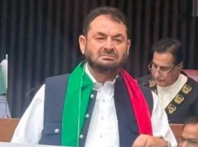 pti issues show cause notice to mna afridi