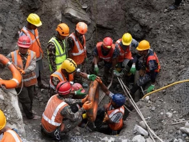 Two pulled alive from Nepal tunnel