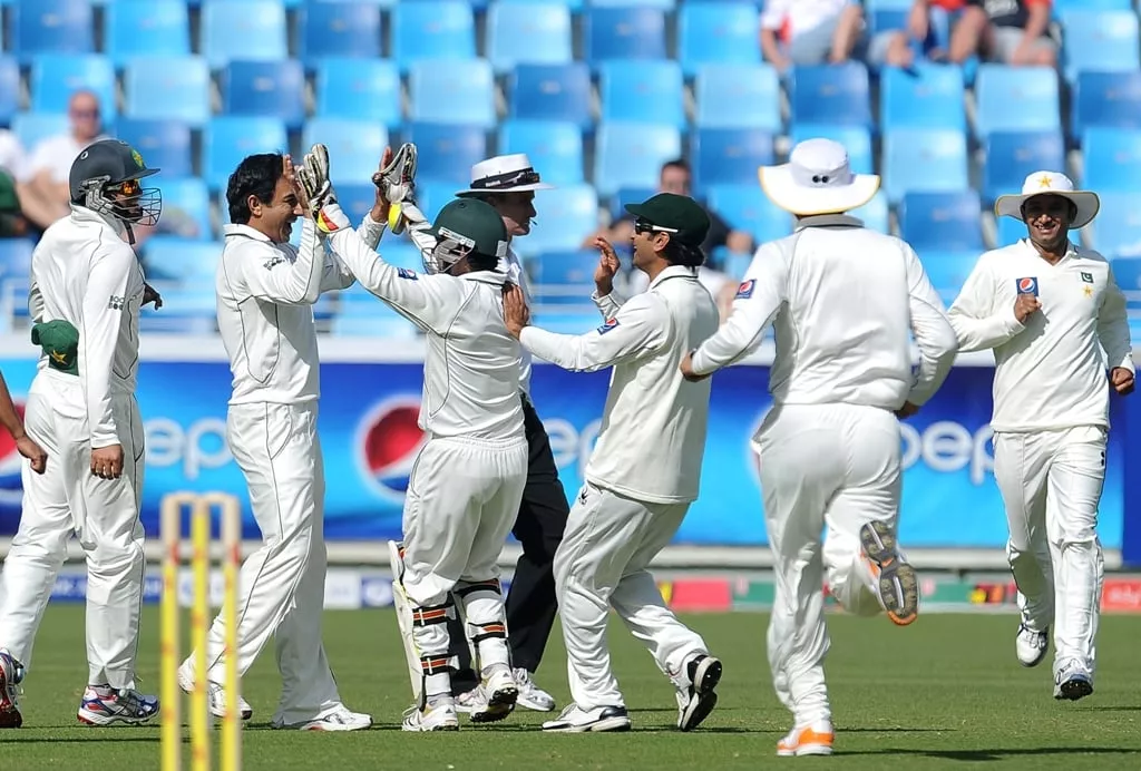pakistan spin bamboozles england for 192 pakistan spin bamboozles england for 192