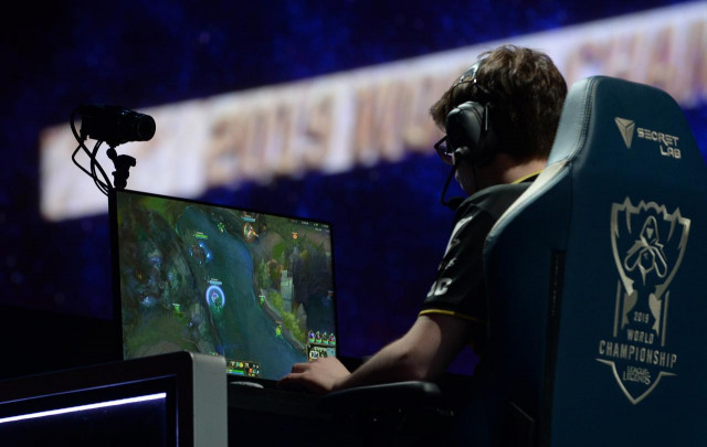 fawad chaudhry promises pakistani gamers new opportunities fawad chaudhry promises pakistani gamers new opportunities