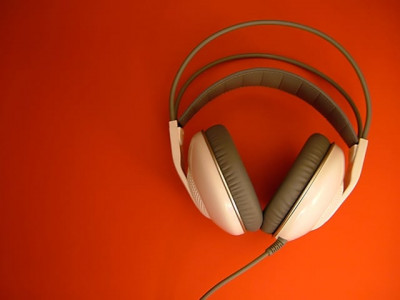 watch out headphones may cost your life