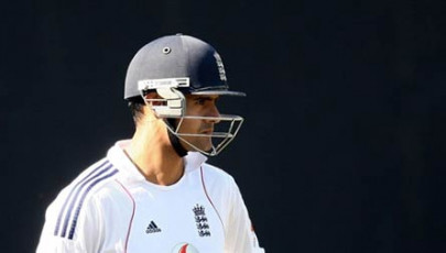 owais takes hobart past finish line